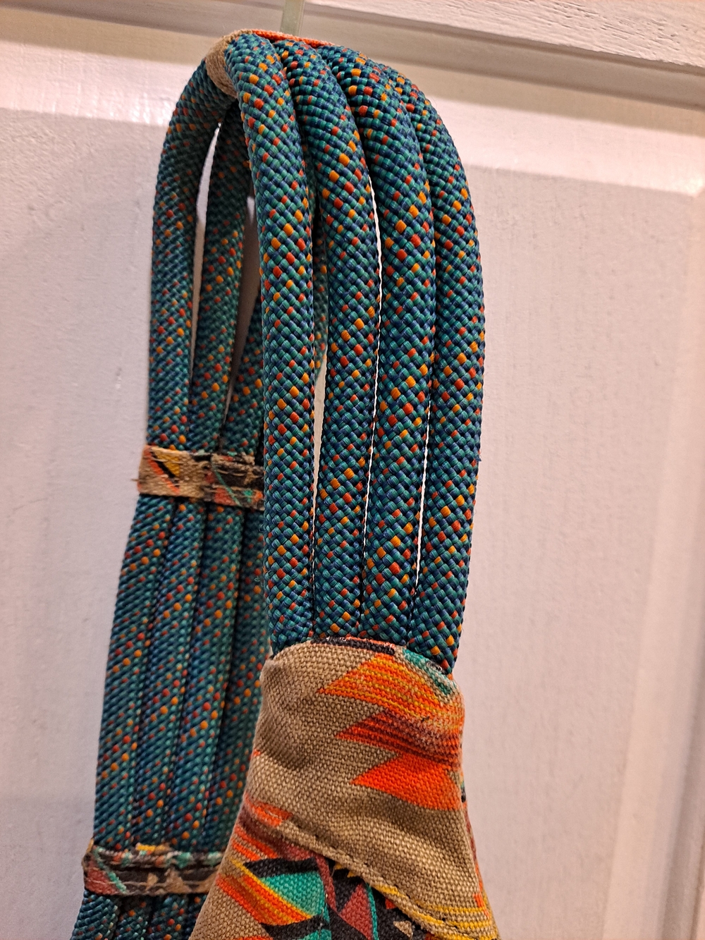 Kavu 'Mojave Dunes' Tan Rope Sling Bag Teal Orange Aztec Accents Canvas Tote - Picture 4 of 12